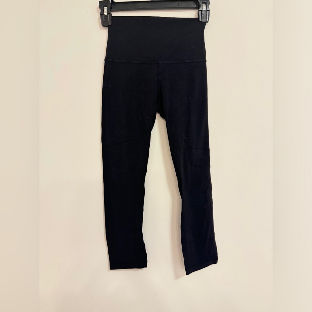 Lululemon black capris